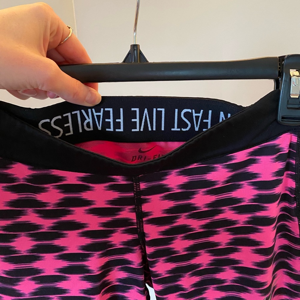Nike Performance Legging - Picture 2 of 3